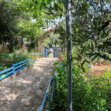 Holiwood Motel Himare Ngoại thất bức ảnh