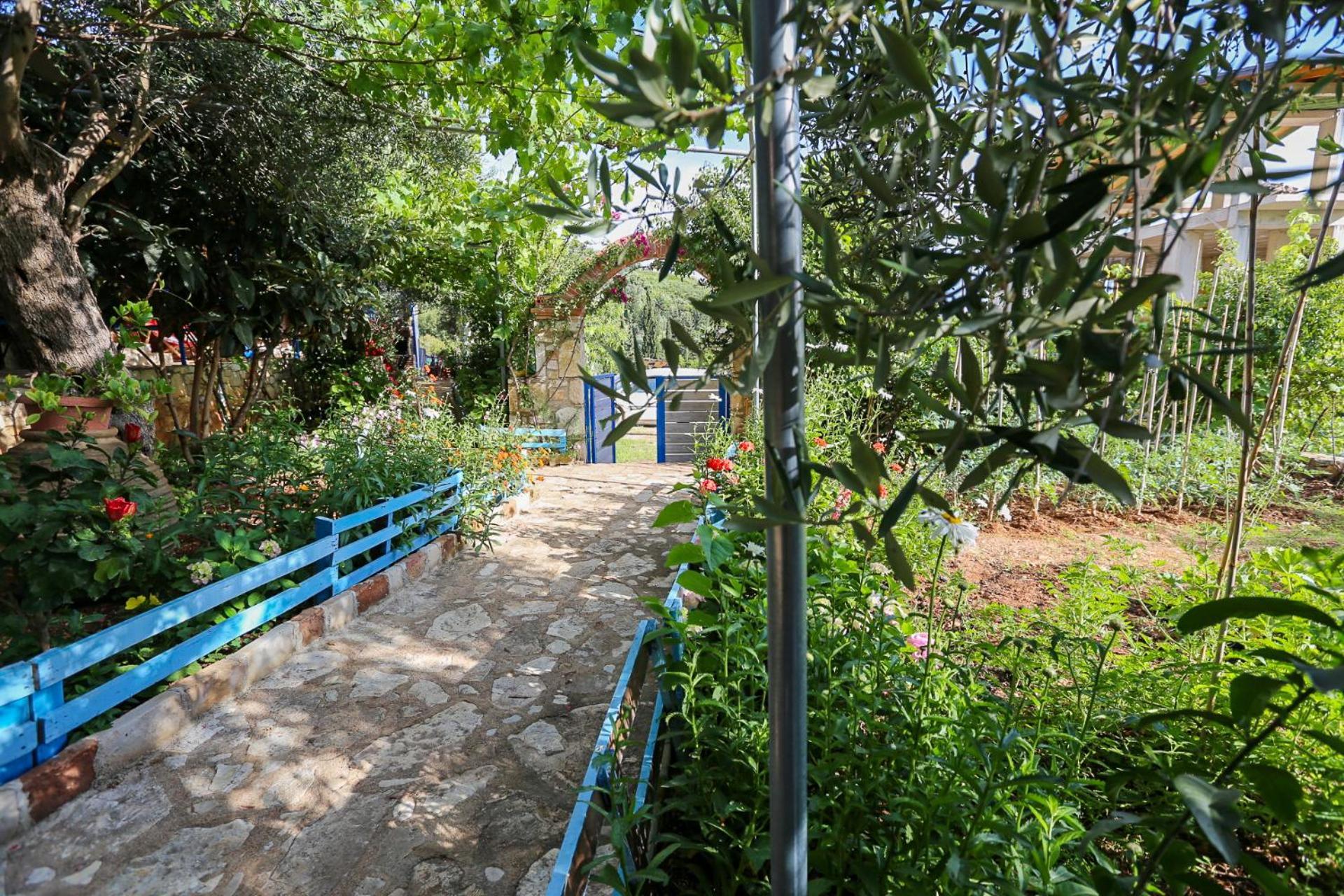 Holiwood Motel Himare Ngoại thất bức ảnh