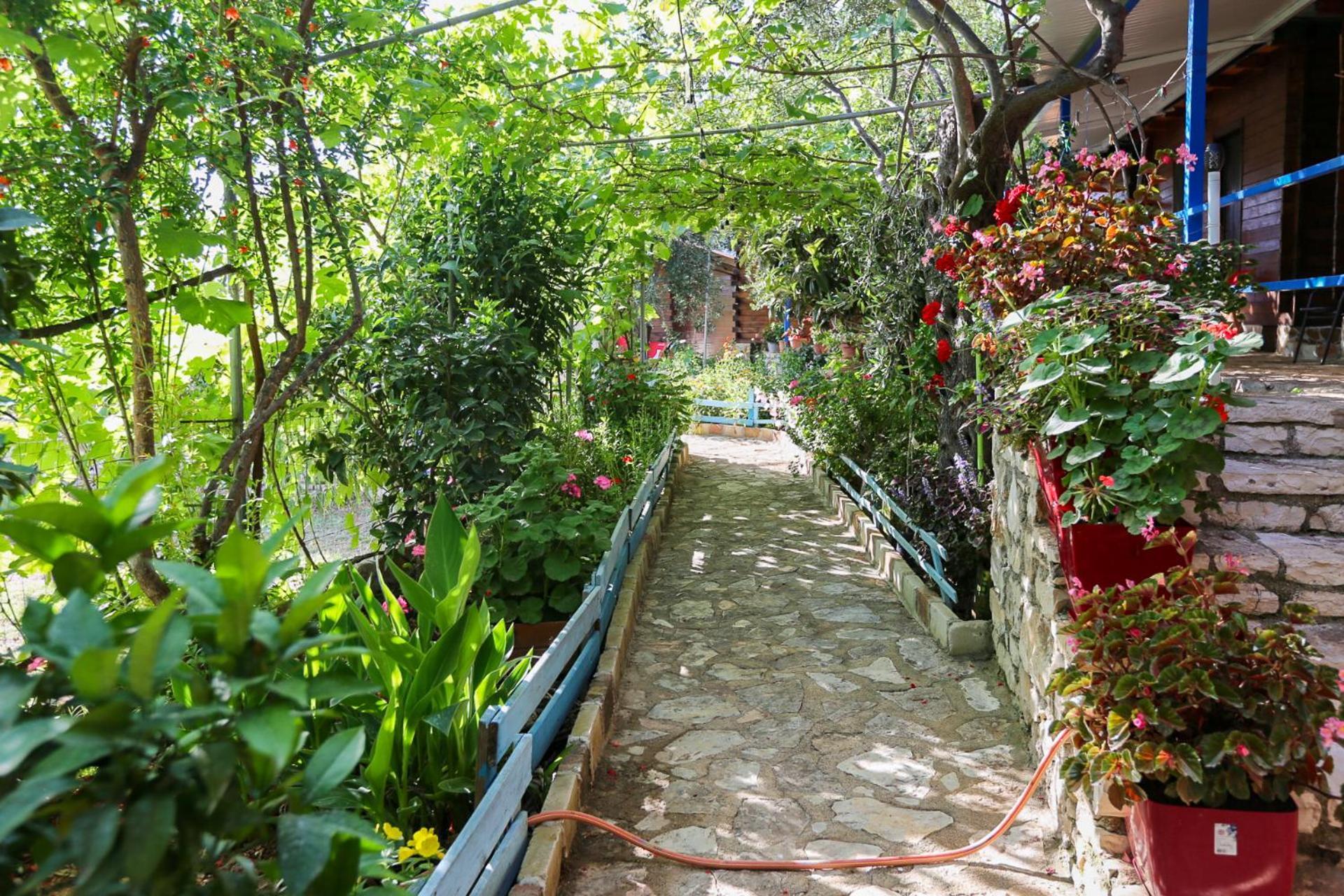 Holiwood Motel Himare Ngoại thất bức ảnh