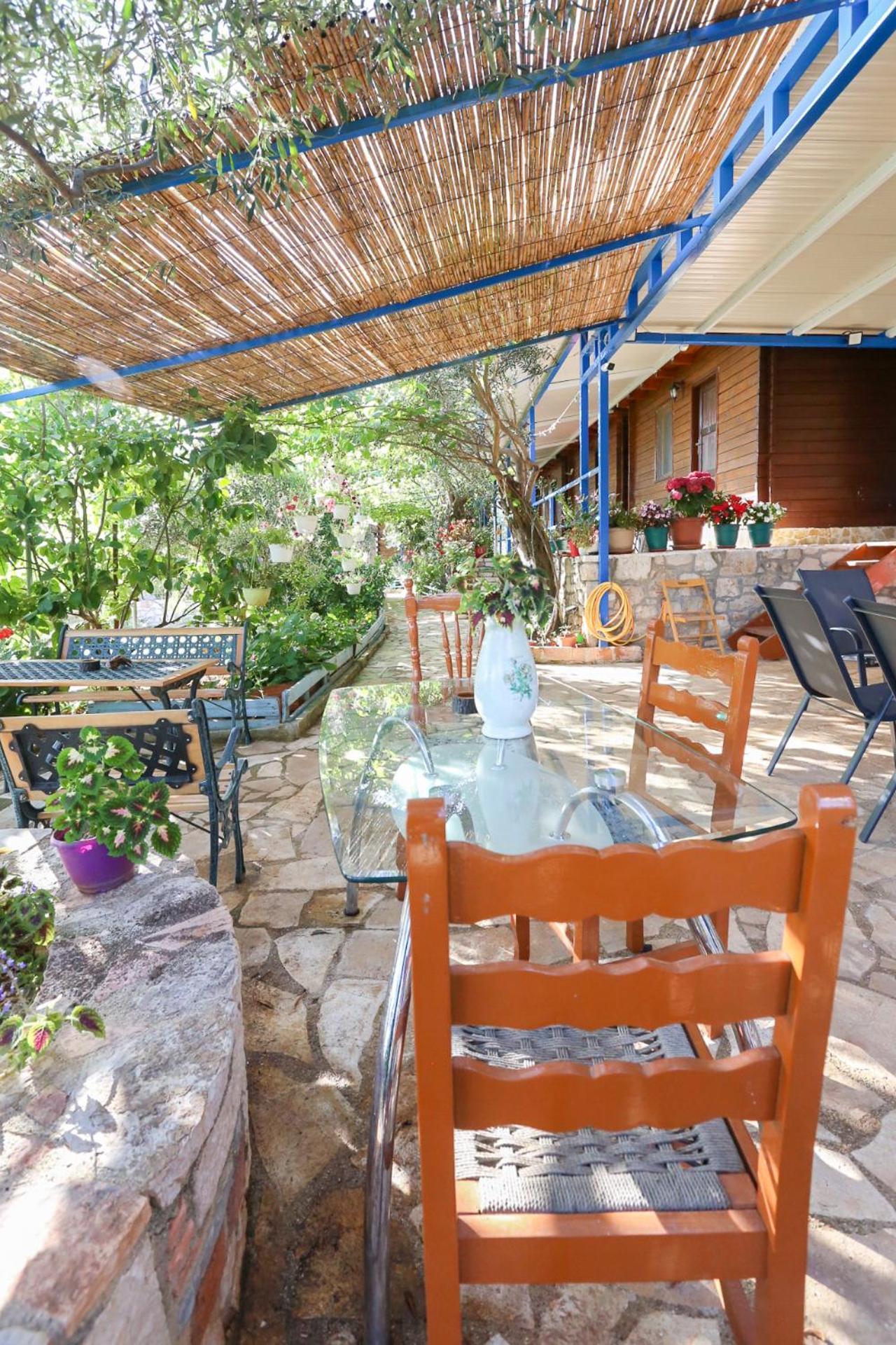 Holiwood Motel Himare Ngoại thất bức ảnh