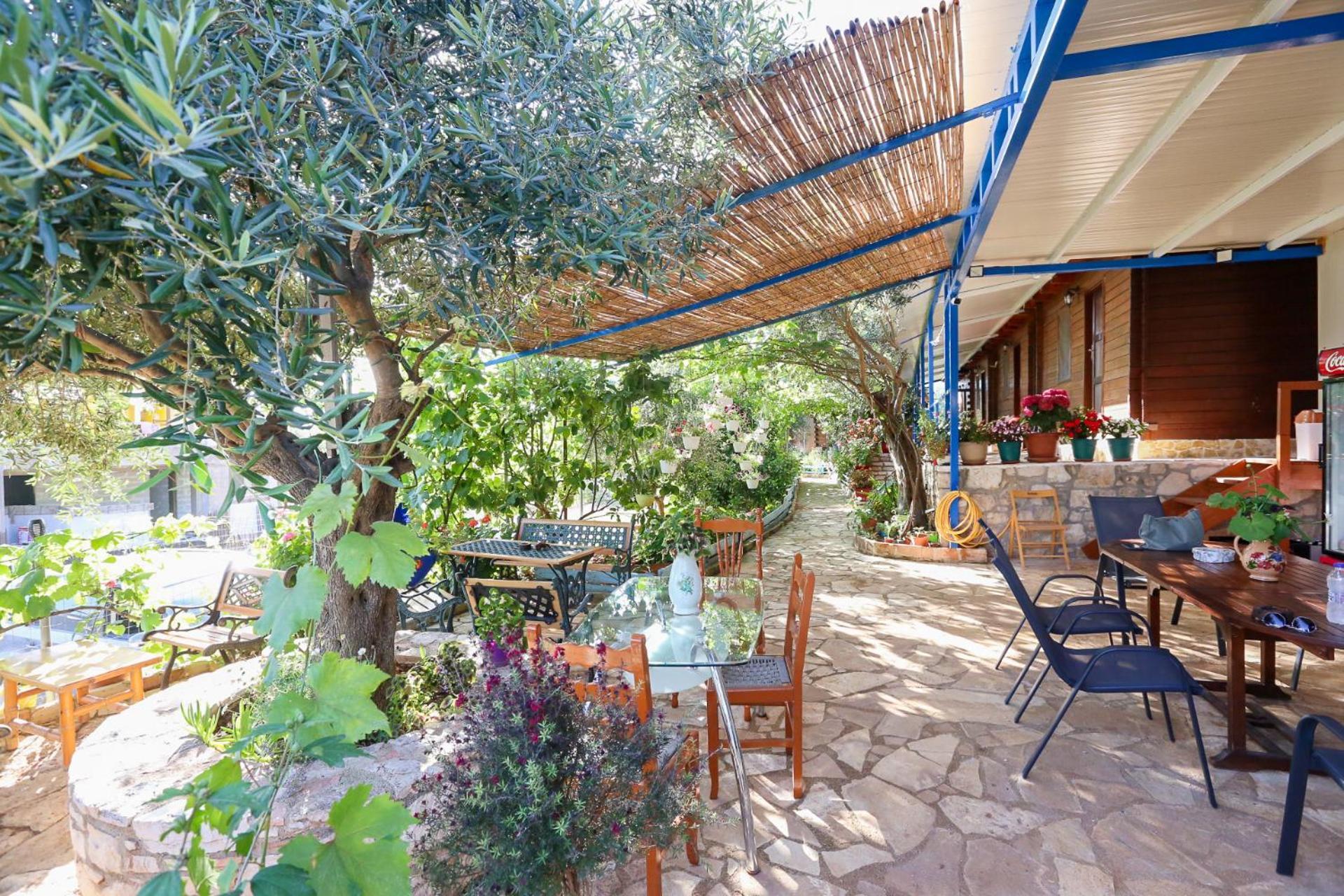Holiwood Motel Himare Ngoại thất bức ảnh