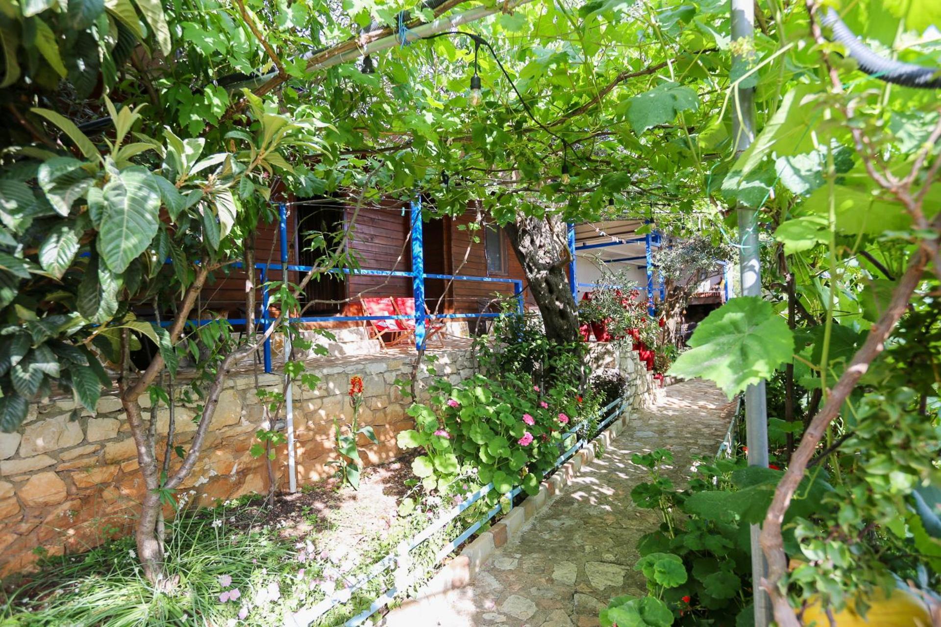Holiwood Motel Himare Ngoại thất bức ảnh