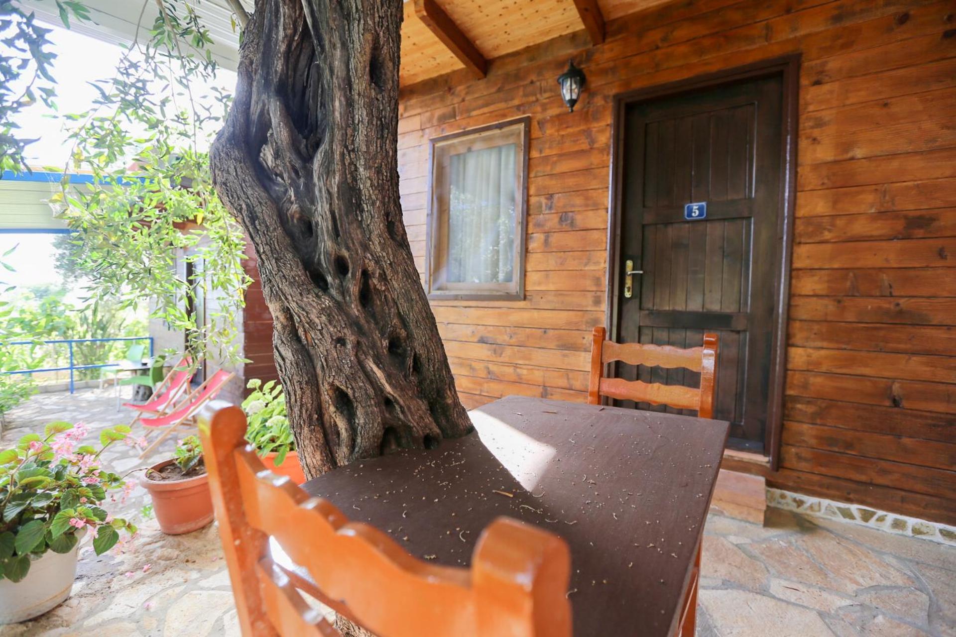Holiwood Motel Himare Ngoại thất bức ảnh