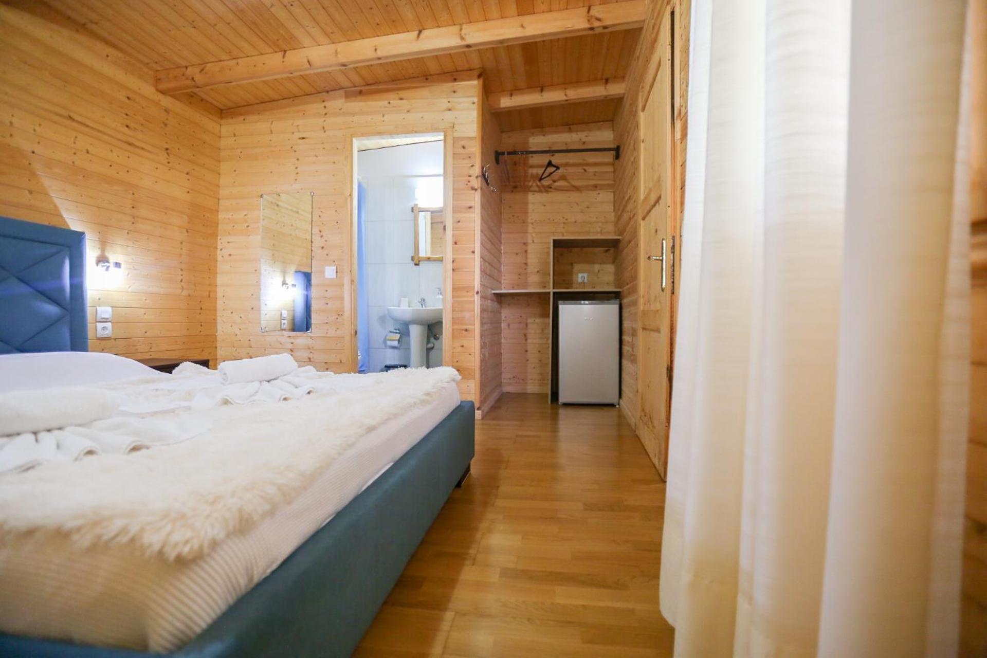 Holiwood Motel Himare Ngoại thất bức ảnh