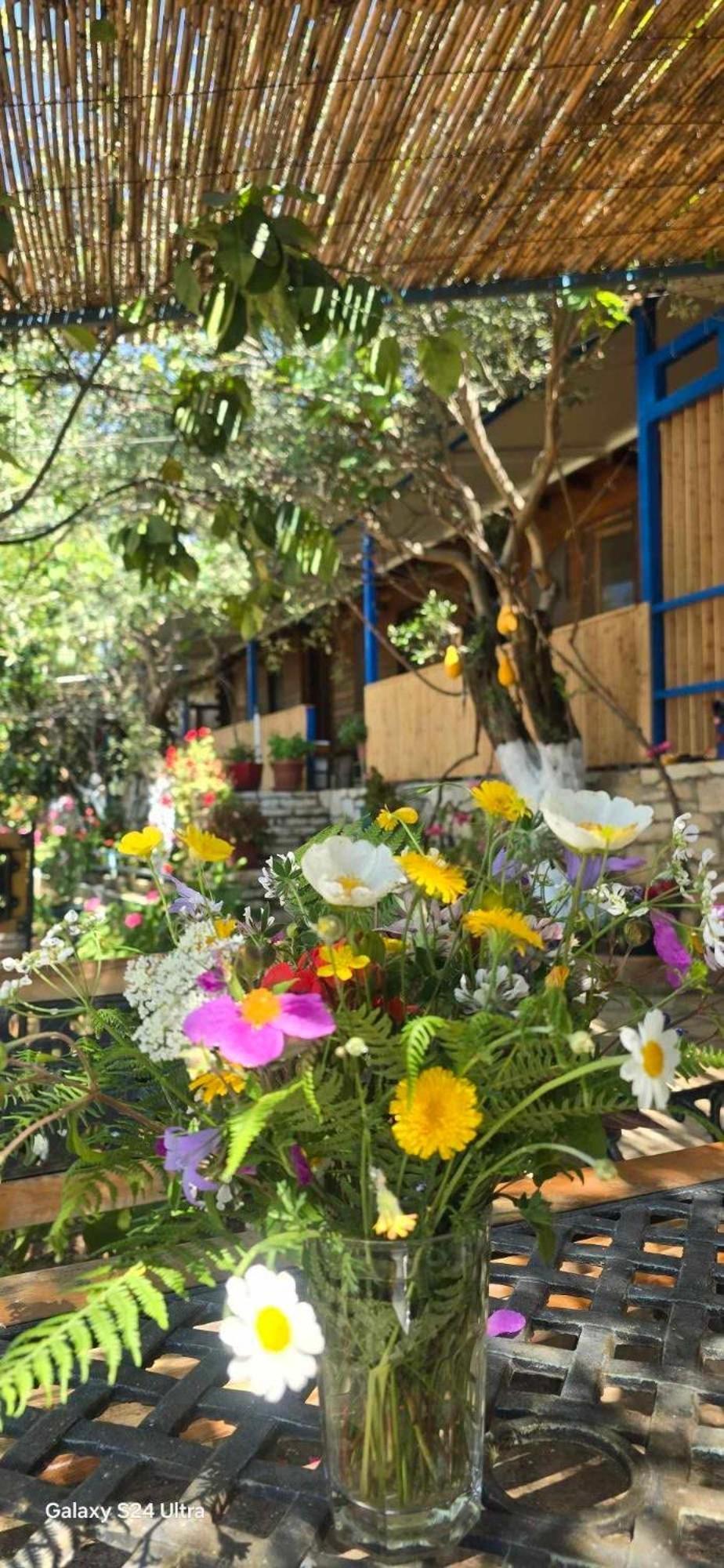 Holiwood Motel Himare Ngoại thất bức ảnh